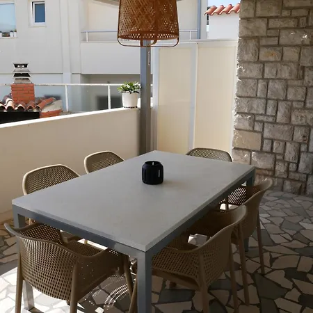 Apartment House Juric Primosten