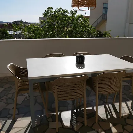 House Juric Apartman