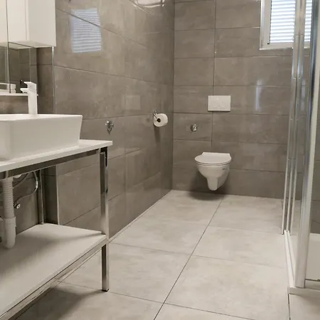 House Juric Апартаменты Примоштен