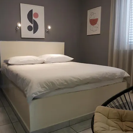 Apartment House Juric Primosten