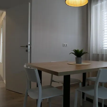 House Juric Διαμέρισμα Primošten